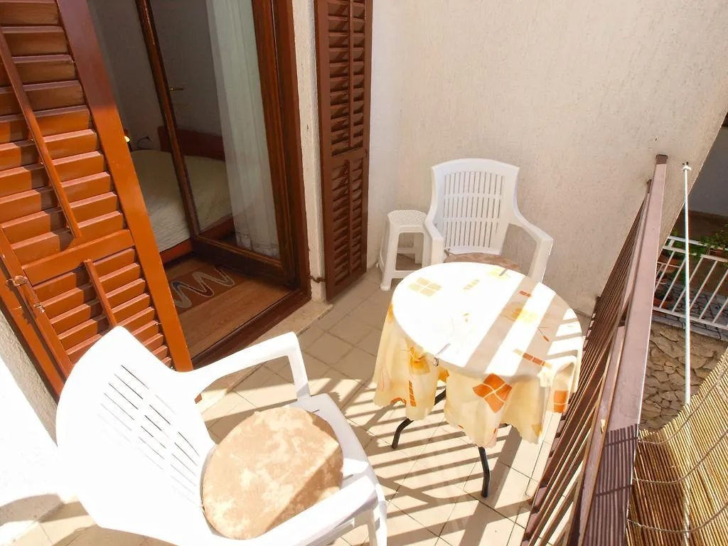 Apartments Rabac 981