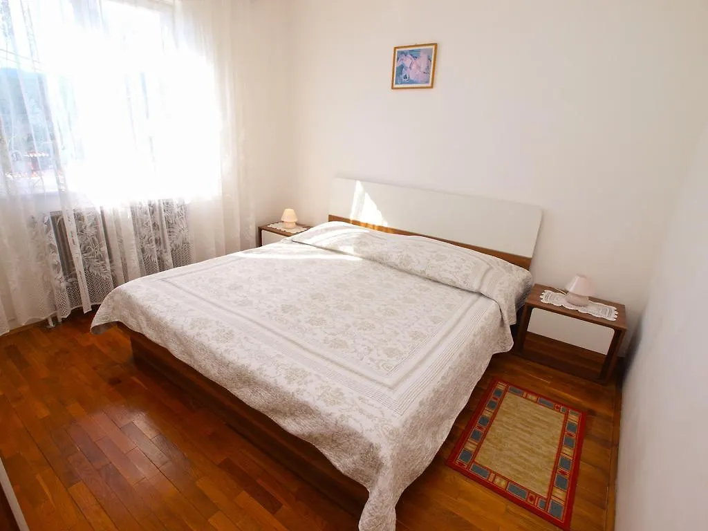 Apartments Rabac 981